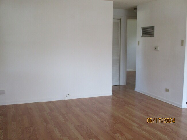 Foto del edificio - 8819 S Kolin Ave