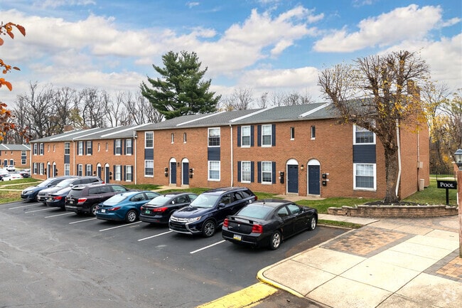 Building Photo - Rushwood Apartments