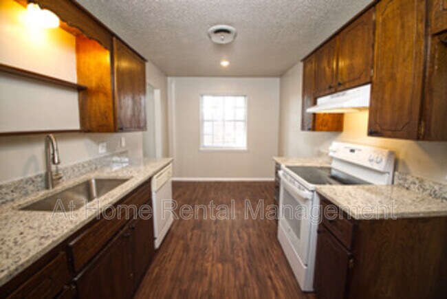 Building Photo - 4710 S Fulton Pl