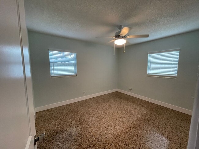 Building Photo - Adorable Apollo Beach Home for Rent   Brin...