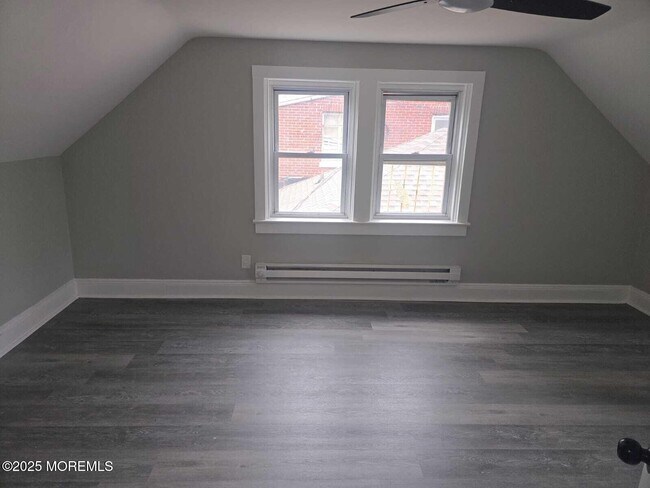 Building Photo - 168 Chelsea Ave