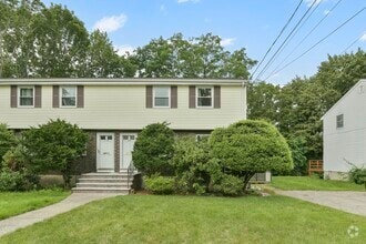 Building Photo - 120 Edinboro St