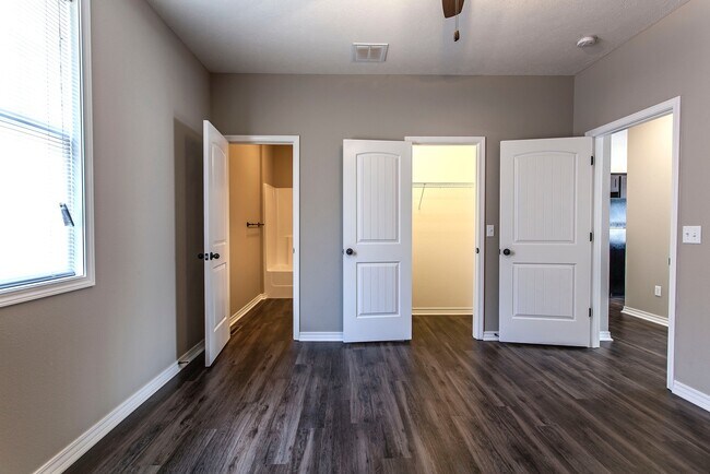Foto del edificio - 3 Bed / 3 Bath 1200sqft House