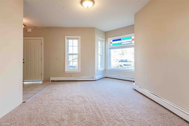 Building Photo - 3 br, 1.5 bath House - 372 Cook Avenue E
