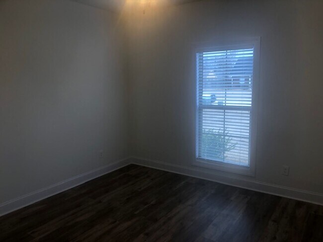 Foto del edificio - 124 Pritchard Circle