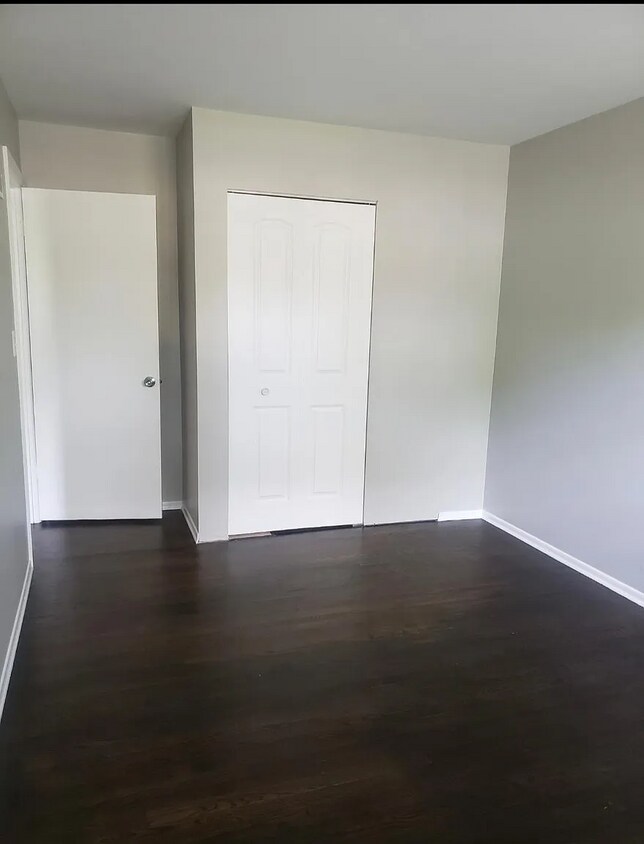 Primary Photo - 64 Witchwood Ln