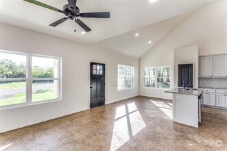 Building Photo - 110 Dealva Ct