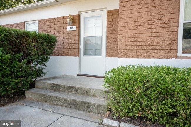 Building Photo - 108 Martin Dr