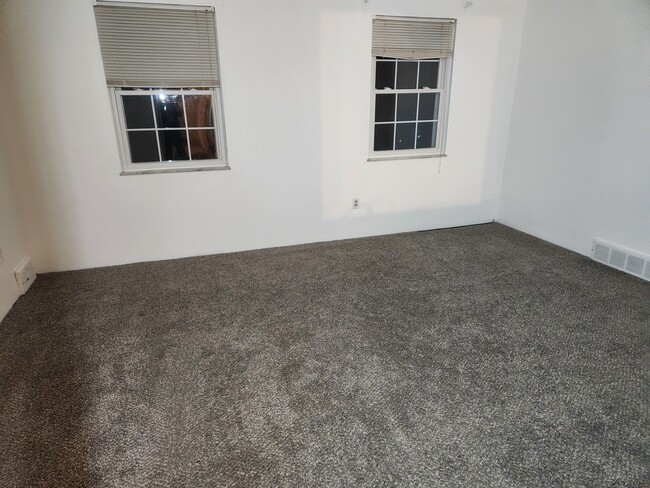 Living room-2 - 139 Whitestown Vlg
