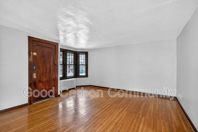Foto del edificio - 175 Sanders Rd