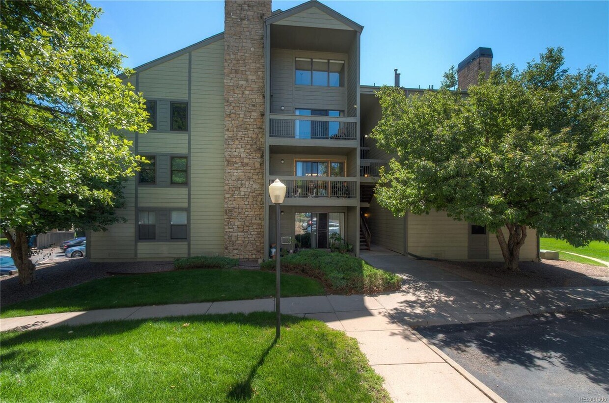 4896 S Dudley St Unit 810, Littleton, CO 80123 Condo for Rent in