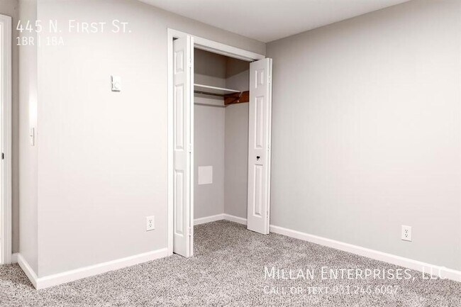 Foto del edificio - 445 N. First Street
