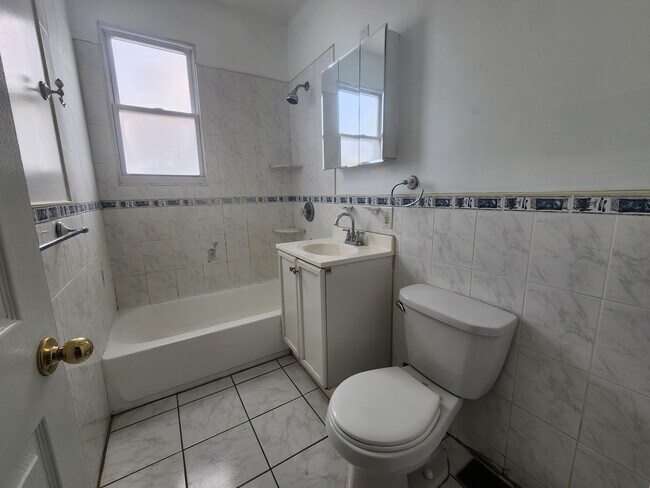 Foto del edificio - 316 Tremont Ave