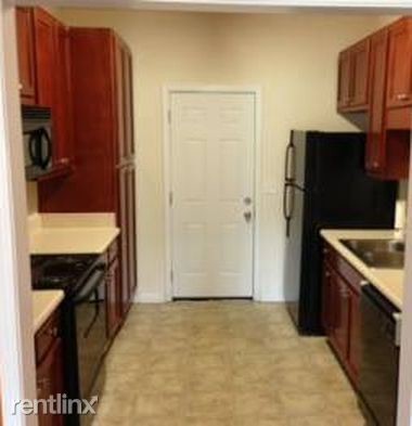 Primary Photo - 3 br, 2.5 bath Townhome - 7657 Commerce Ct