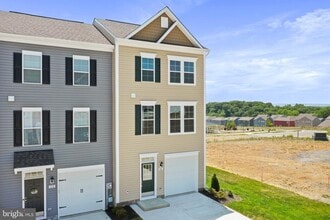 Building Photo - 251 Clifton Mnr