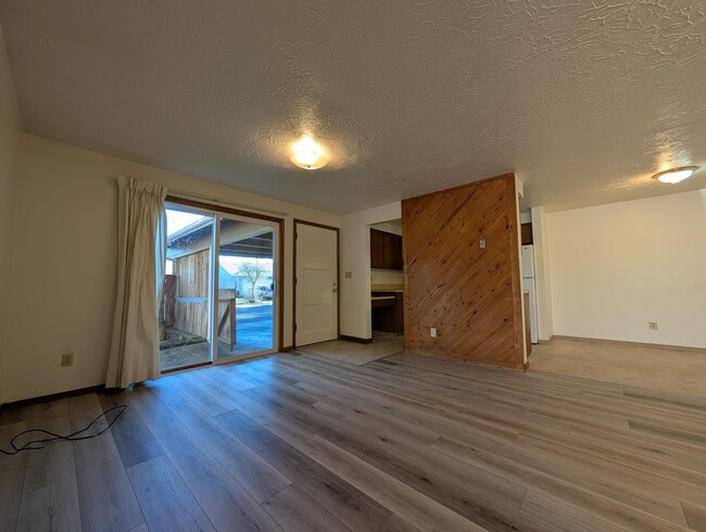 Foto del edificio - Great 2 bed/1 bath duplex in Santa Clara!