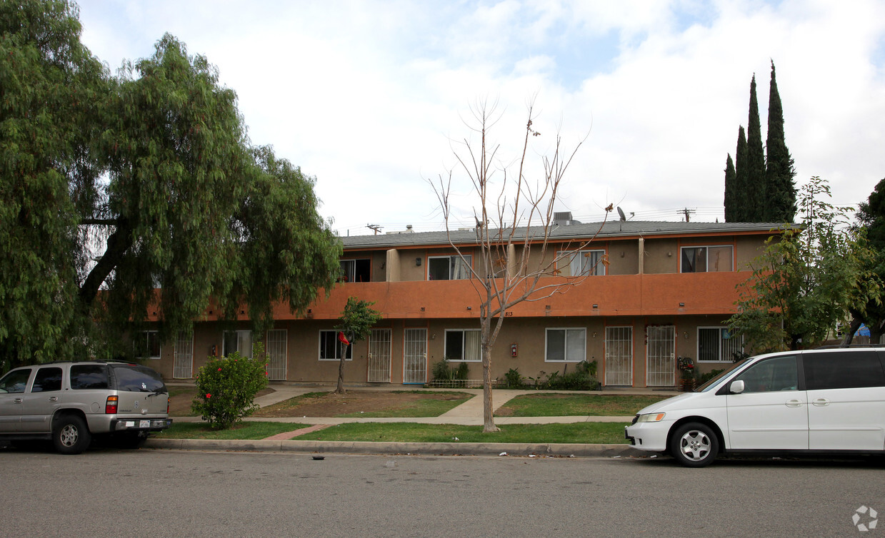 Building Photo - 813 S Ramona Ave