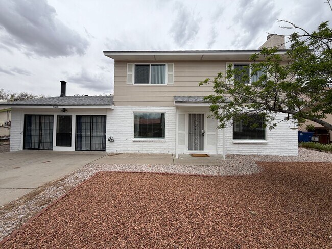 Foto del edificio - 3 Bedroom Updated Home Available Near Montano Rd NW & Unser Blvd NW!