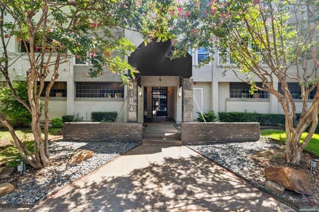 Building Photo - 4104 N Hall St