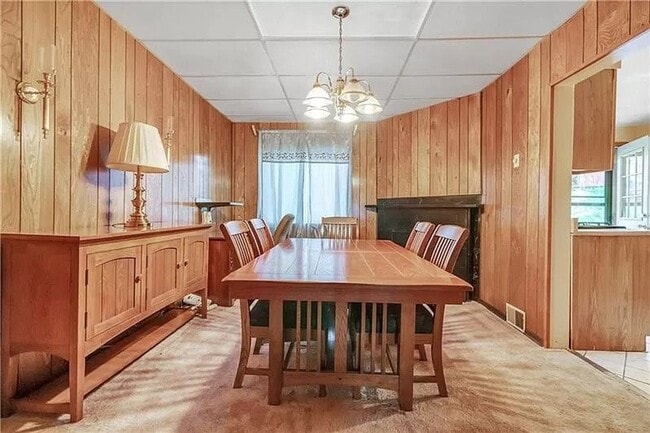 Photo - Large 3 Bed, 1 Bath - Central Air, Washer/Dryer House