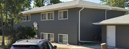 Building Photo - 4831 Tama St SE