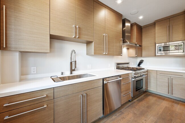 Foto del edificio - 1228 Funston Ave