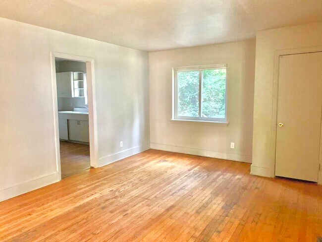 Building Photo - 2617 Clydesdale Terrace