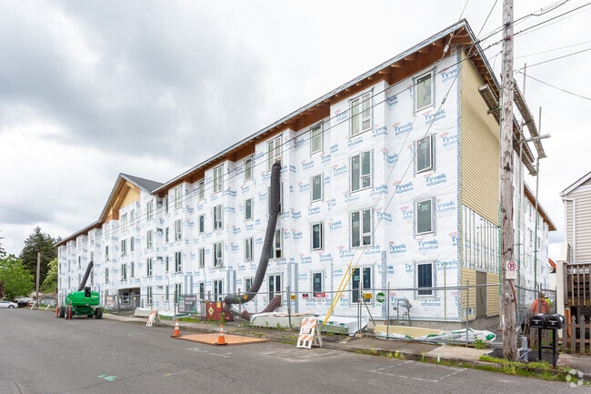 Building Photo - WyEast Plaza