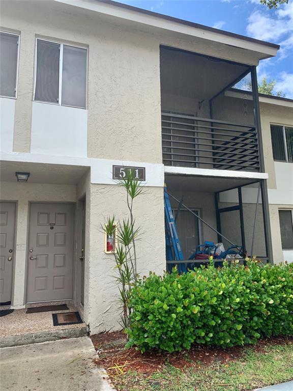 Building Photo - 511 Gardens Dr