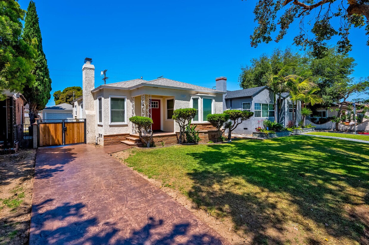 Foto principal - 8807 Cimarron St