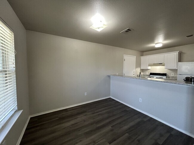 Foto del edificio - 8846 Old Sky Harbor Dr