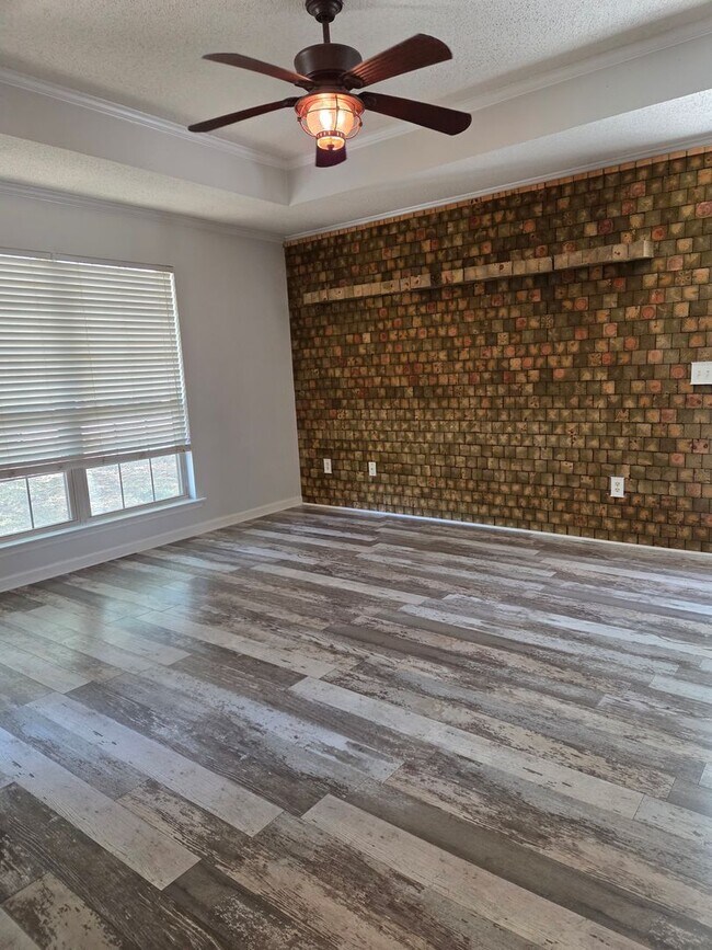 Foto del edificio - 3 Bedroom 2 bath fenced back yard in a quiet neighborhood!!