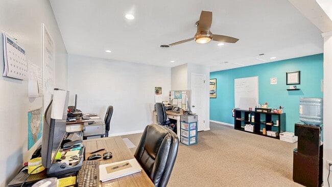 Building Photo - 383 W North St