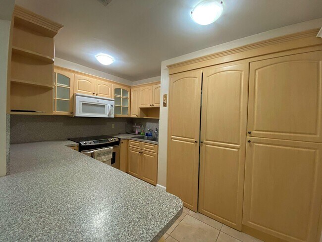 Foto del edificio - 2868 Lillian Ln