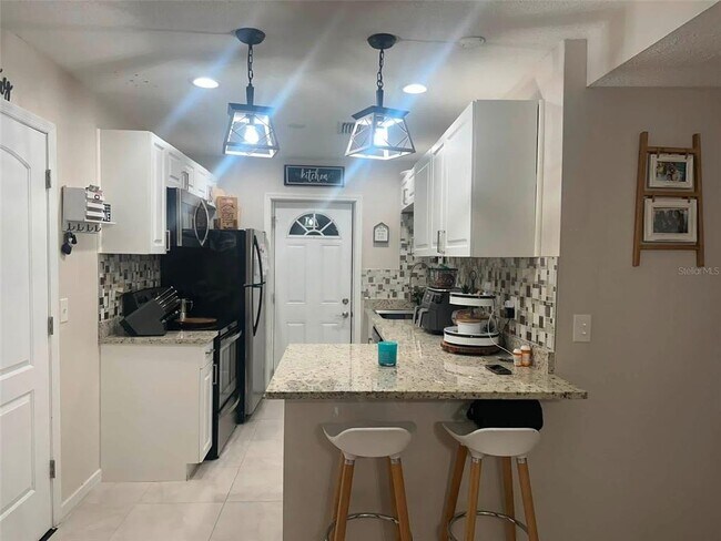 Foto del edificio - 7502 Melaleuca Ln