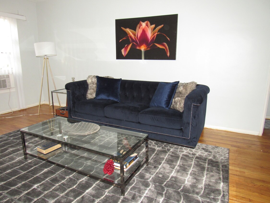 Foto principal - 455 S Oakhurst Dr