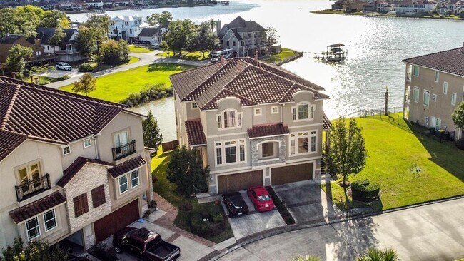Foto del edificio - 4105 Boardwalk Blvd