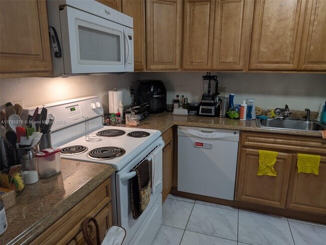 Foto del edificio - 440 Lakeview Dr