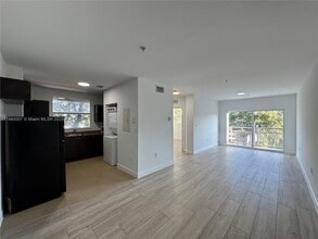 Building Photo - 529 NE 62nd St