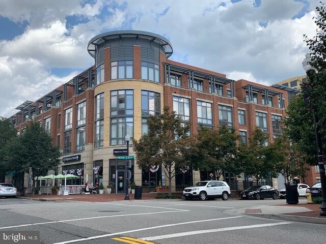 Building Photo - 520 John Carlyle St