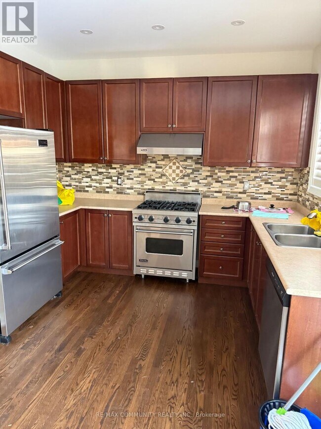 Photo du bâtiment - 327 Mantle Ave