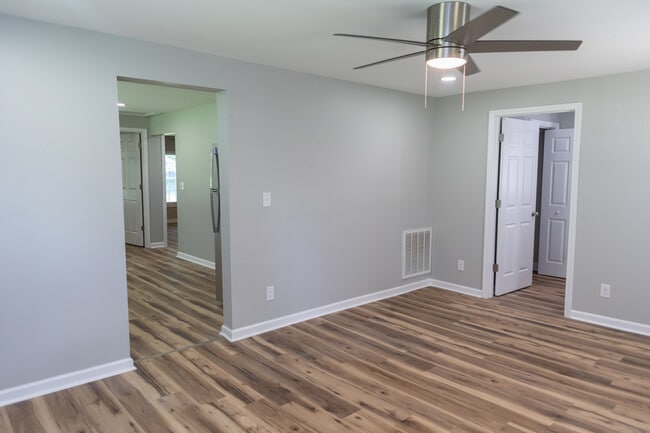Foto del edificio - 724 Wilmont St SW
