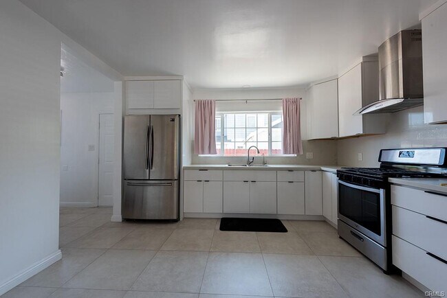Foto del edificio - 4508 W 165th St