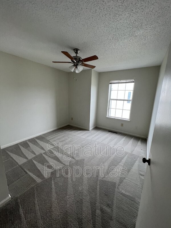 Building Photo - 735 Ridge Cir