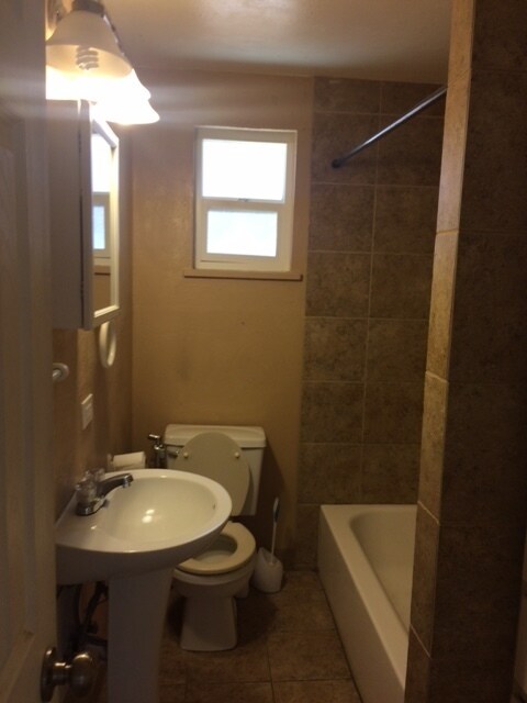 Foto del edificio - 3 bedrooms/1.5 bath Ranch House