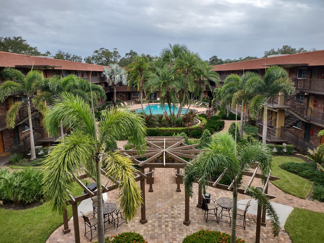 Patio - Veranda Flats