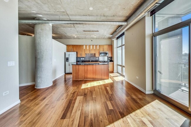 Building Photo - 700 N Larrabee St