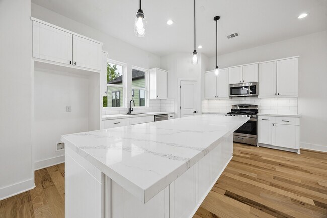 Foto del edificio - 424 Sikes St