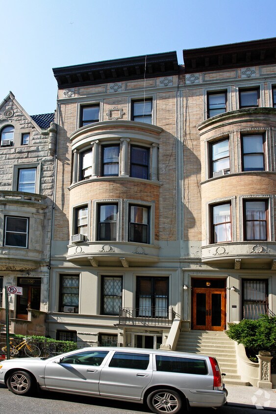 Building Photo - 332 W 88th St