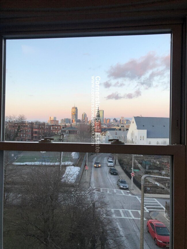 Foto del edificio - 775 Parker St